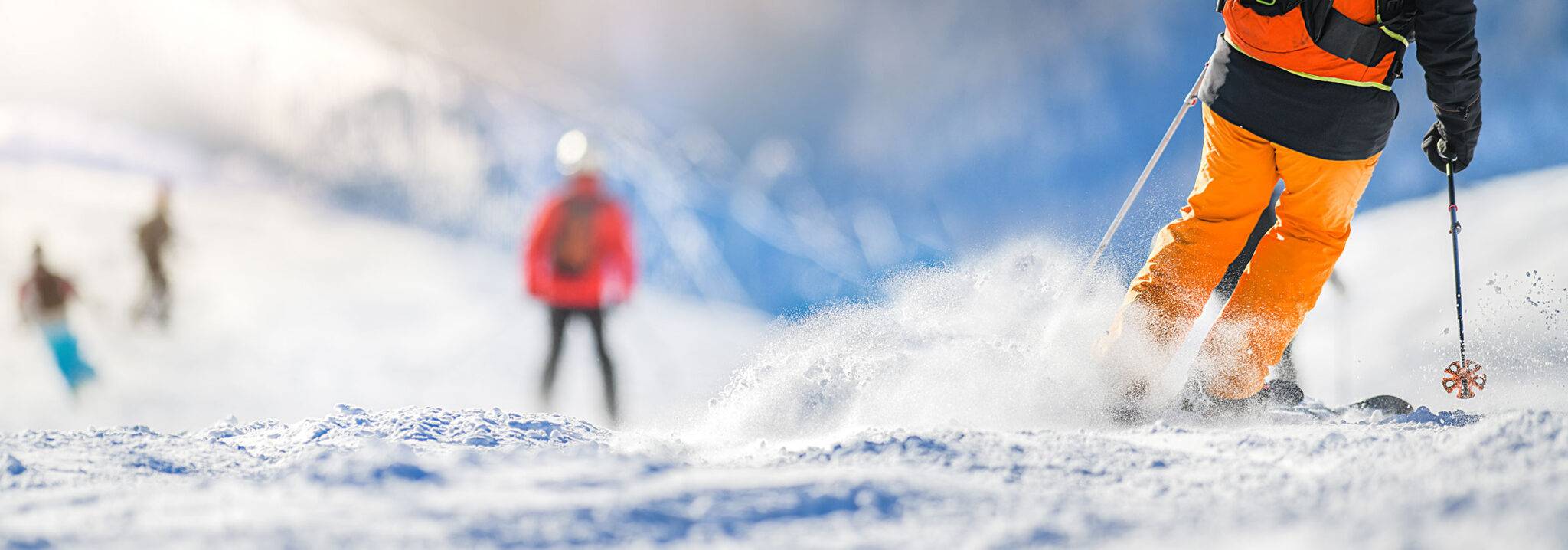 skis_on_the_mountain-sm-2048×718