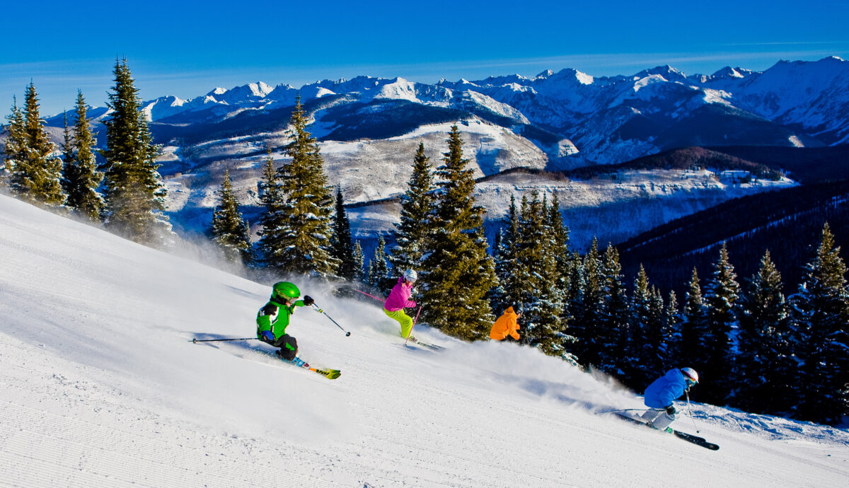 Winter-downhill-skiing-family-1200×690